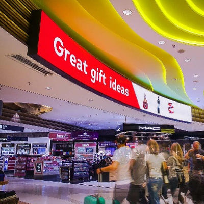 P1.8 d'intérieur a courbé l'affichage à LED 240×120mm avec la haute 3840Hz la vitesse de régénération